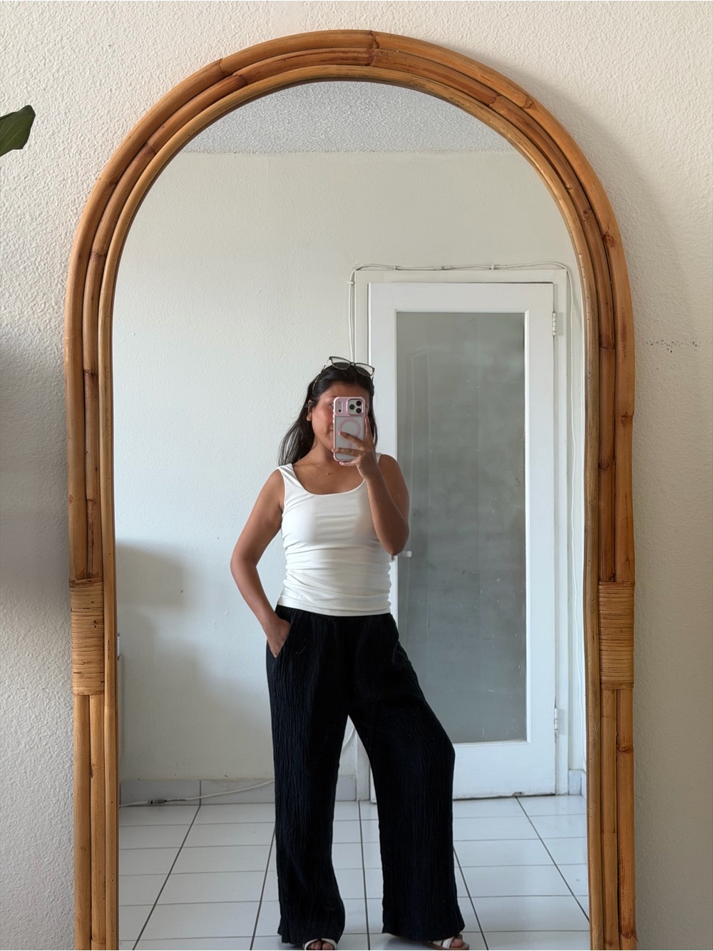Tahari Off-White Scoop Neck Tank